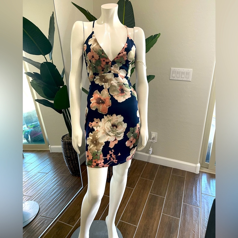 BLUE FLORAL BACK LACE DRESS